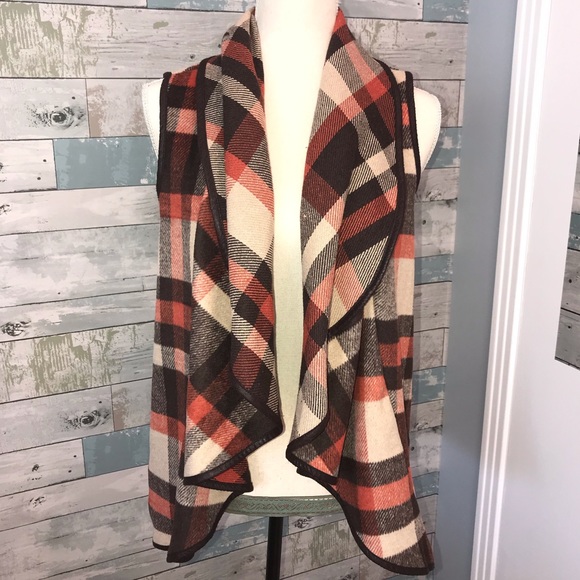 HYFVE Jackets & Blazers - Hyfve cozy plaid flannel vest size small